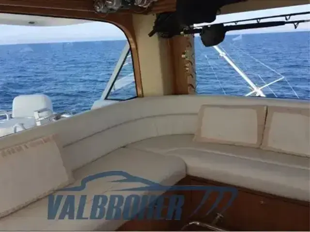 Hatteras 70' Convertible