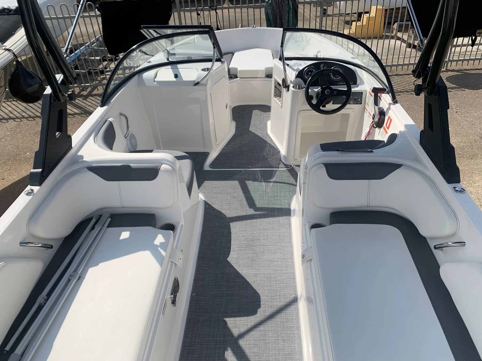 2020 Bayliner e21 element