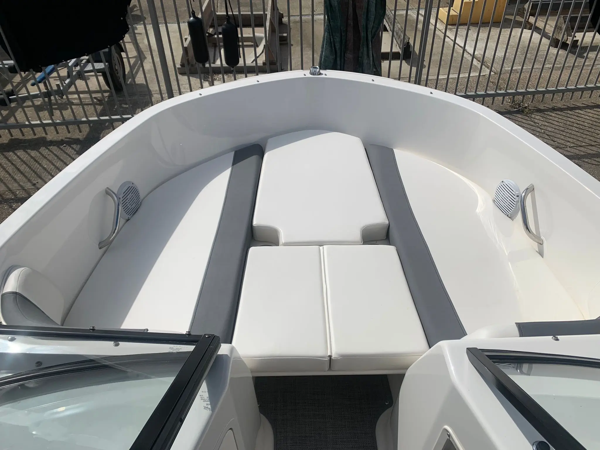 2020 Bayliner e21 element