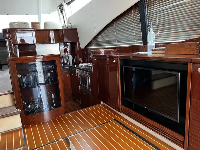 Fairline Squadron 58