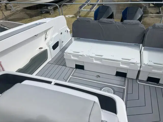 Karnic Boats SL800 Cruiser