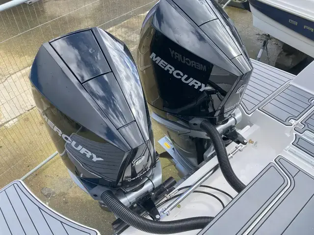 Karnic Boats SL800 Cruiser