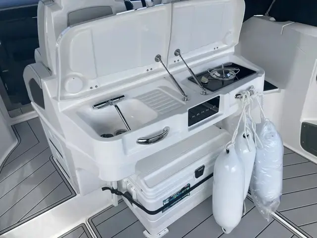 Karnic Boats SL800 Cruiser