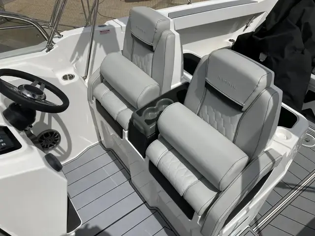 Karnic Boats SL800 Cruiser