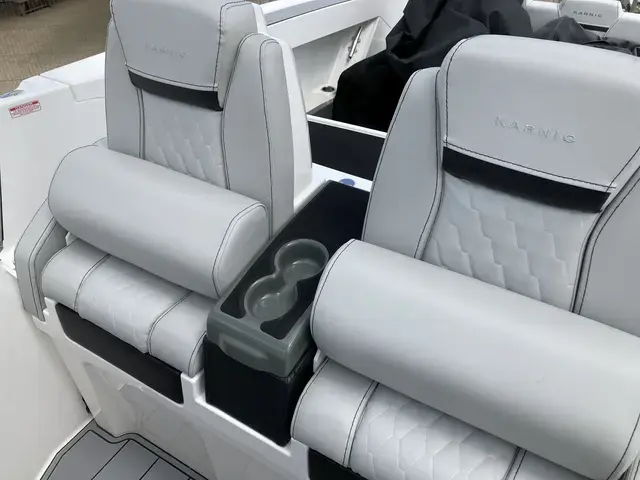 Karnic Boats SL800 Cruiser