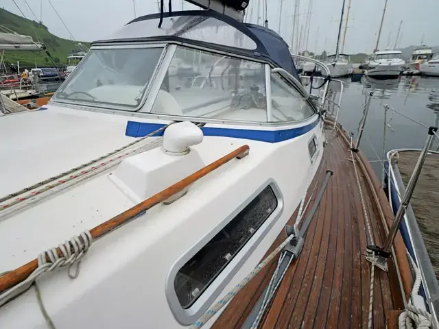 Hallberg-Rassy 34