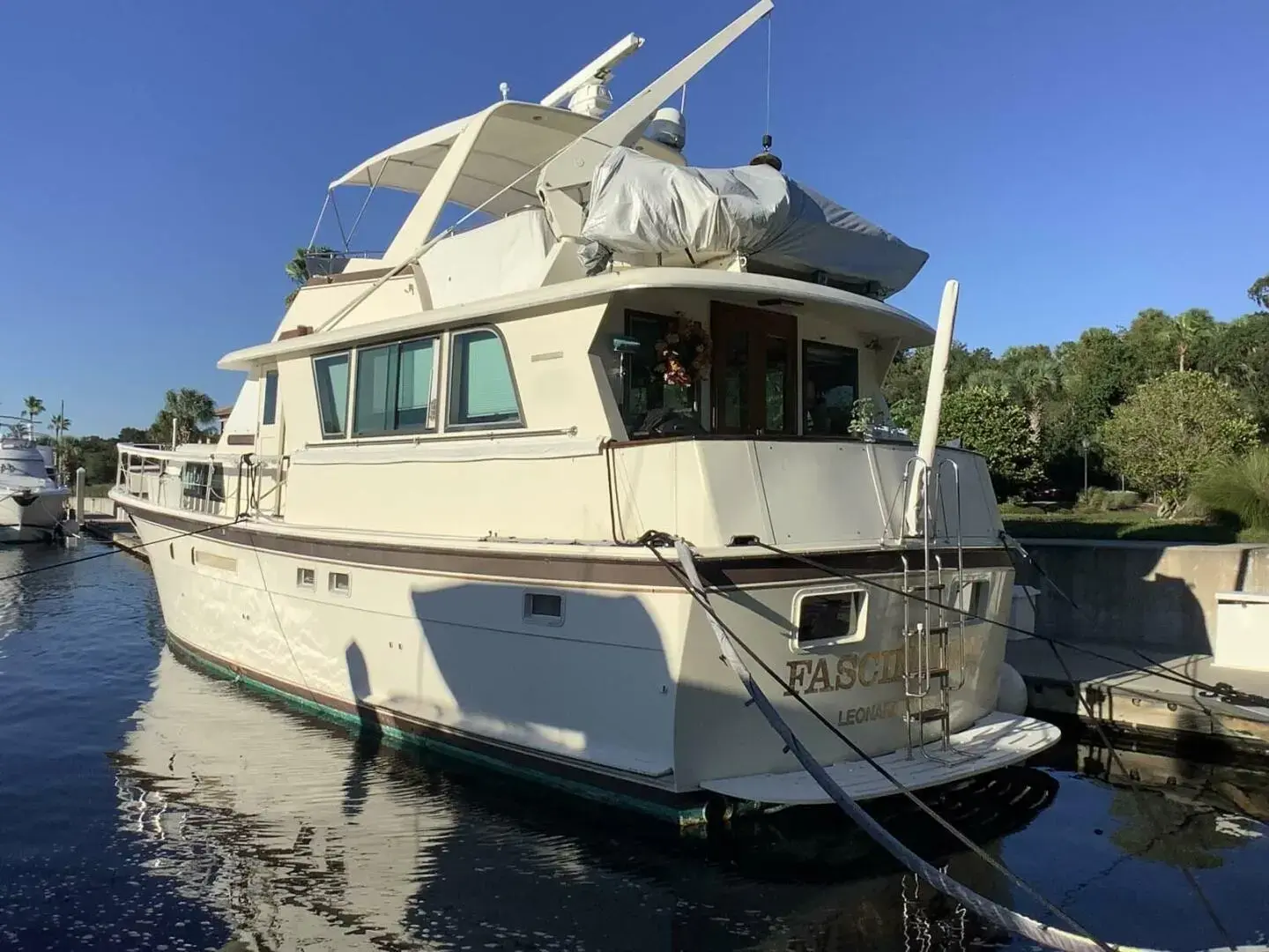 1983 Hatteras 53 extended deck motor yacht