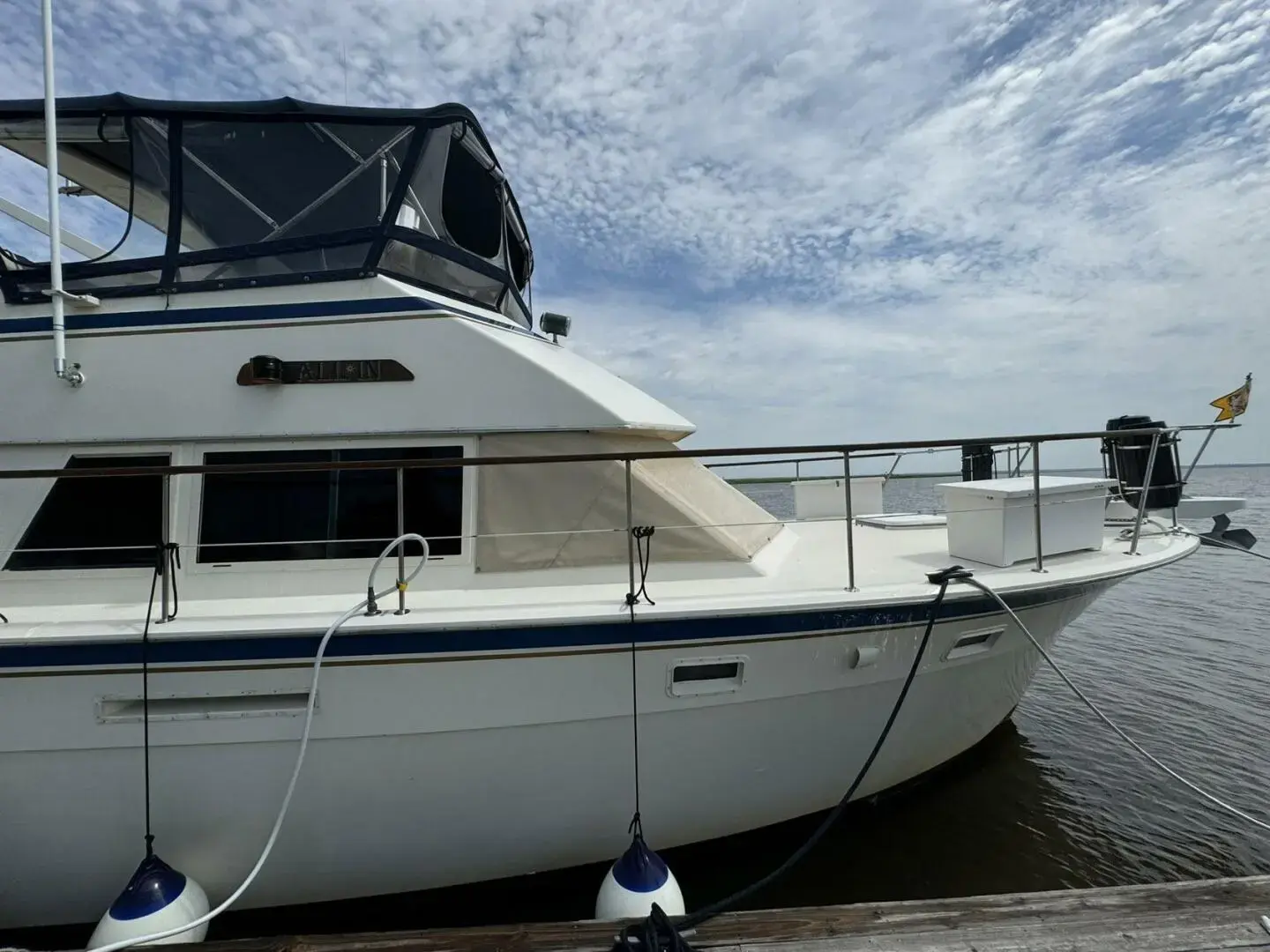 1986 Hatteras 43 motor yacht