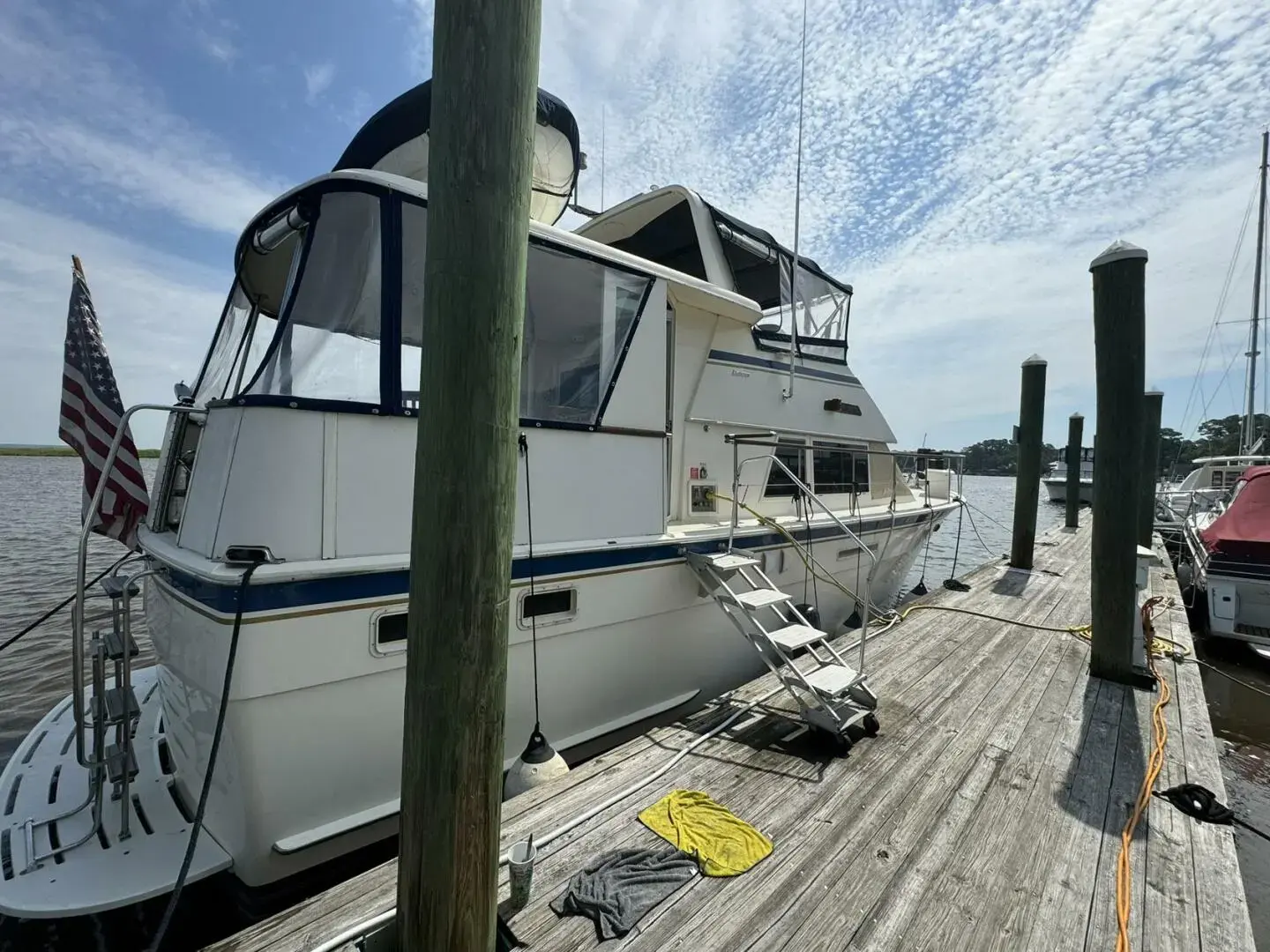 1986 Hatteras 43 motor yacht