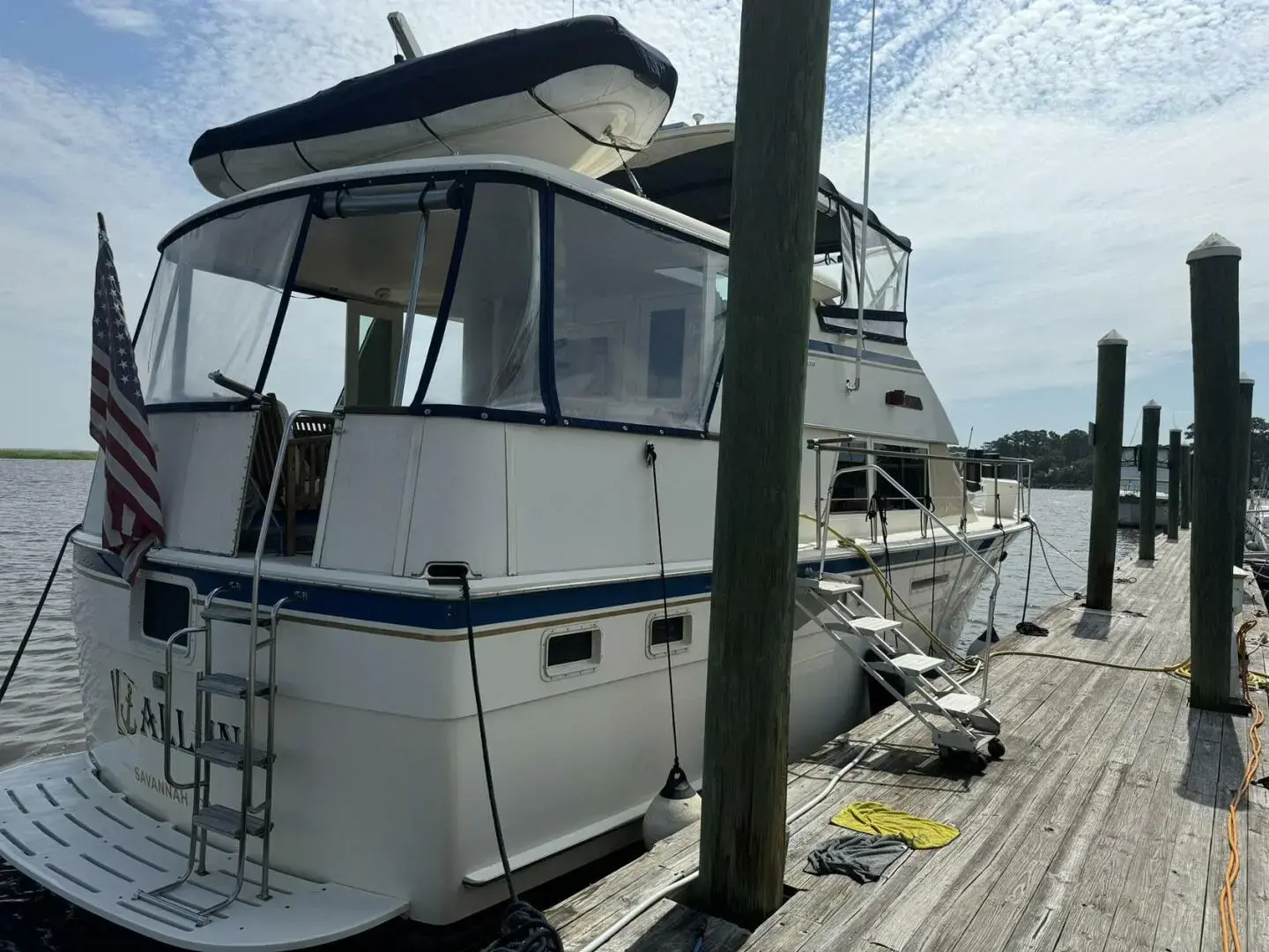 1986 Hatteras 43 motor yacht