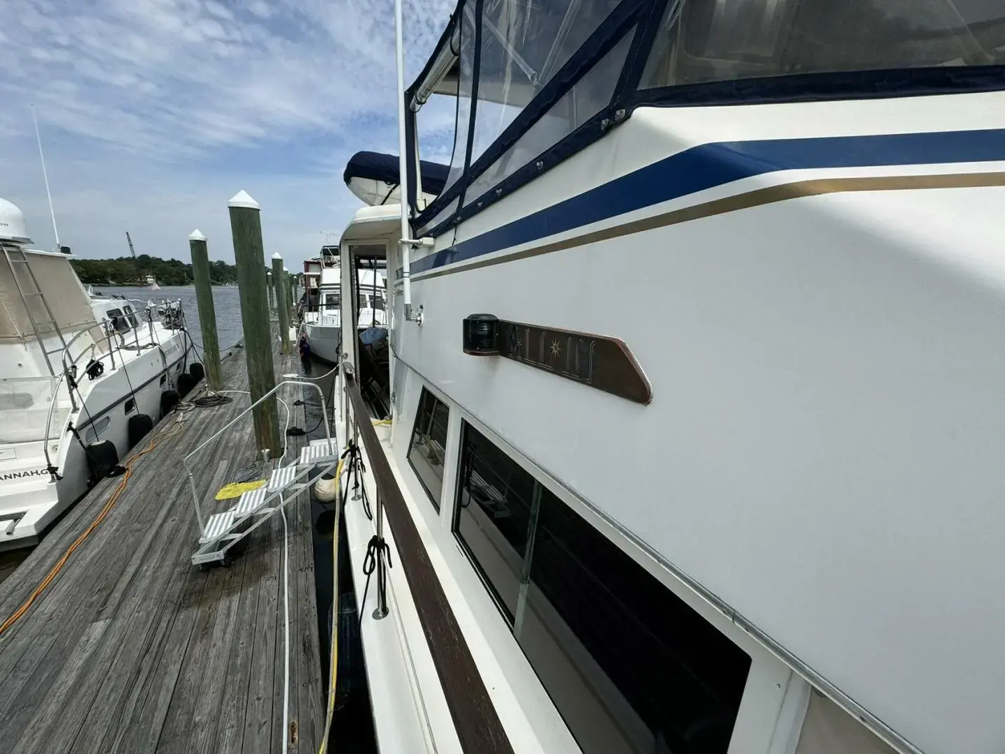 1986 Hatteras 43 motor yacht