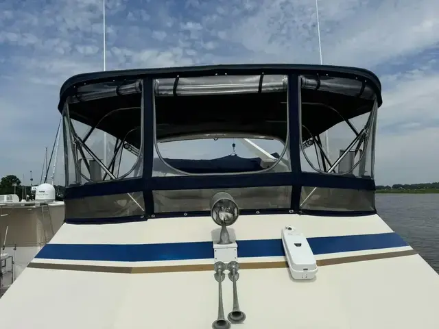 Hatteras 43 Motoryacht