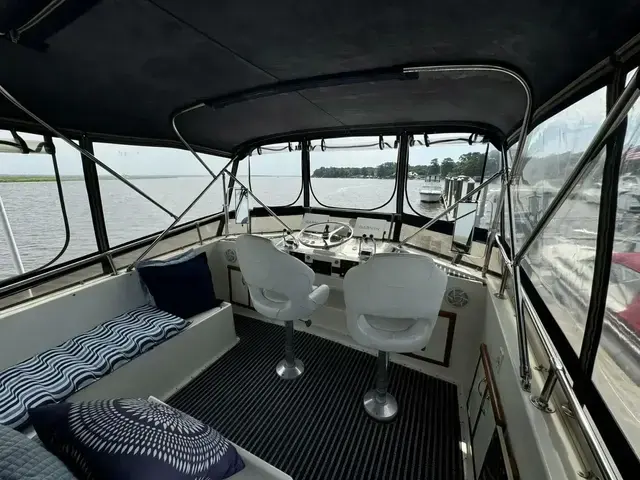 Hatteras 43 Motoryacht