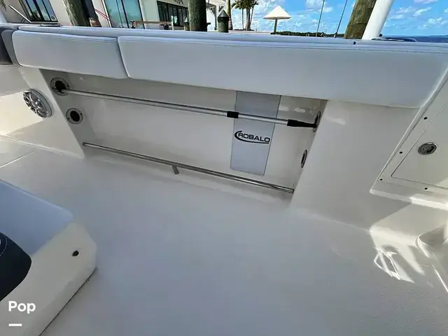 Robalo r272