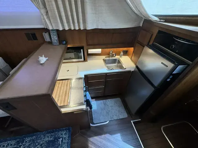 Hatteras 43 Motoryacht