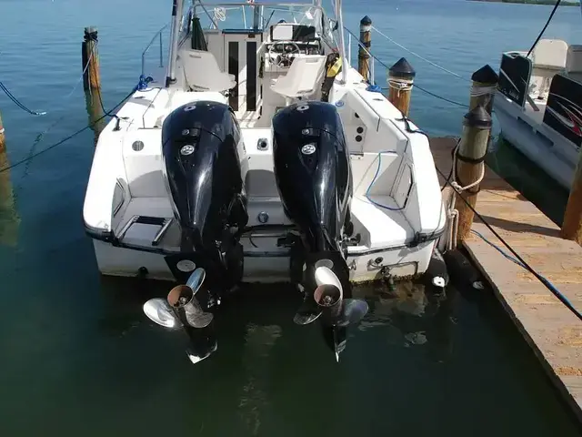 Boston Whaler 235 Conquest