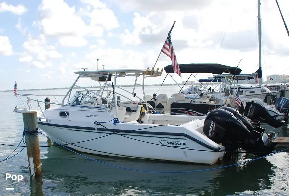 2000 Boston Whaler 235 conquest