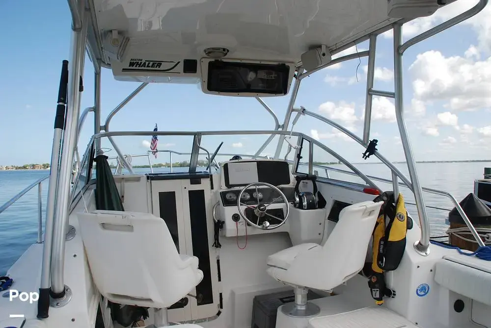 2000 Boston Whaler 235 conquest