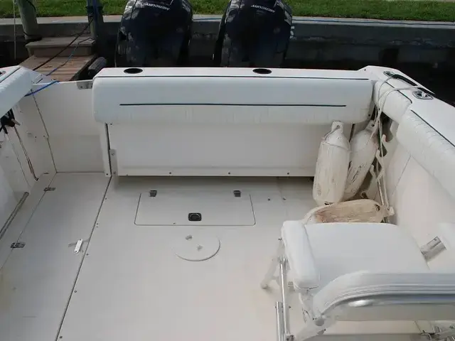 Boston Whaler 235 Conquest