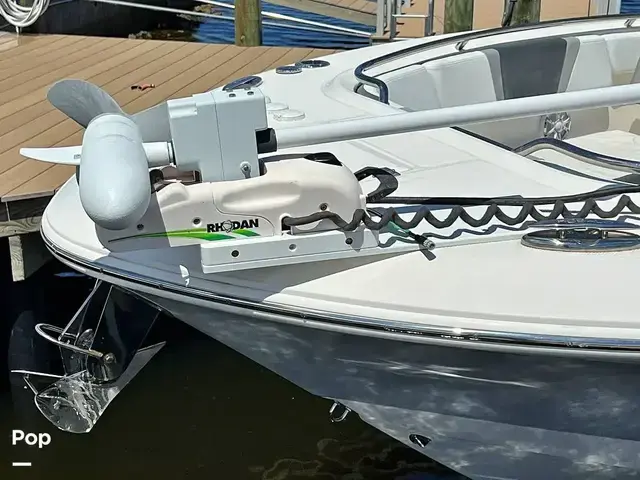 Robalo r272