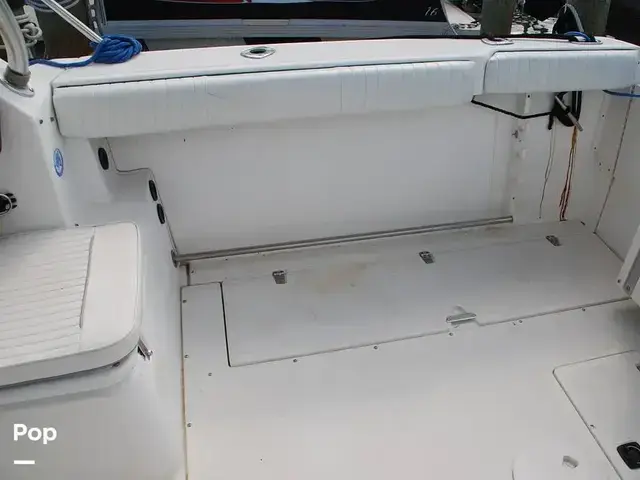 Boston Whaler 235 Conquest