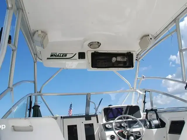 Boston Whaler 235 Conquest