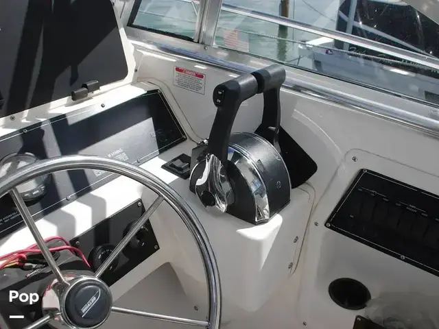 Boston Whaler 235 Conquest