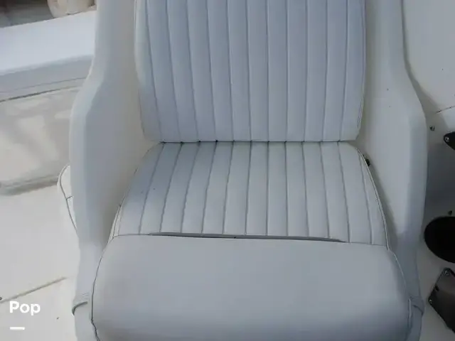 Boston Whaler 235 Conquest