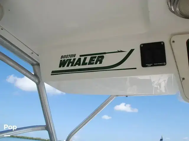 Boston Whaler 235 Conquest