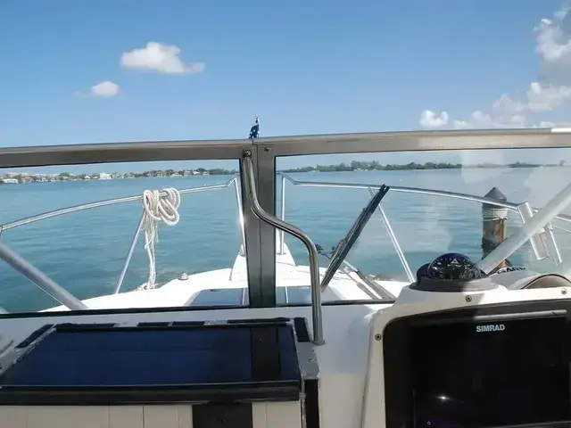 Boston Whaler 235 Conquest