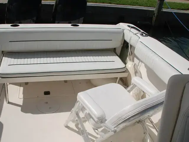 Boston Whaler 235 Conquest