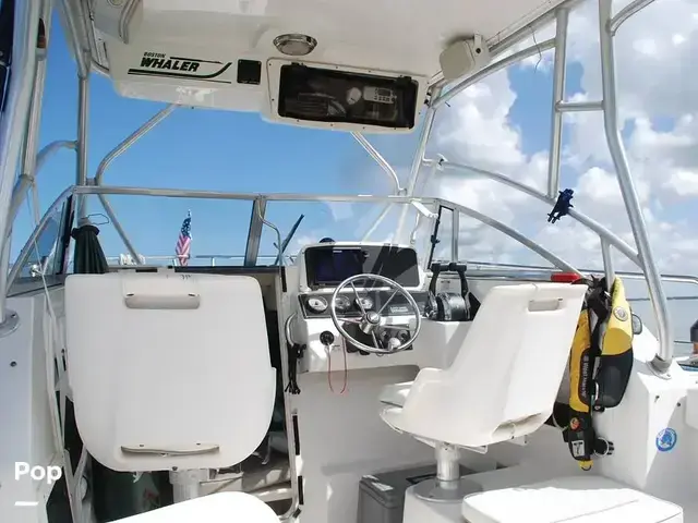 Boston Whaler 235 Conquest