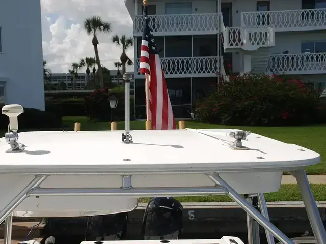 Boston Whaler 235 Conquest