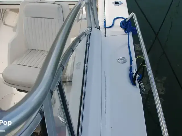 Boston Whaler 235 Conquest