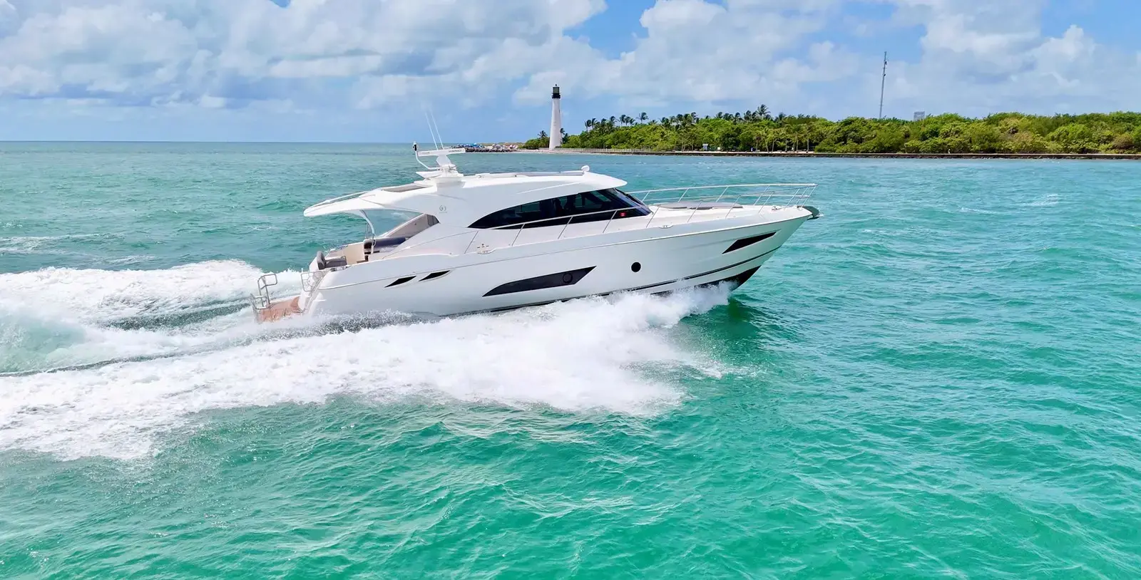 2019 Riviera 5400 sport yacht