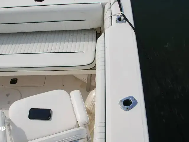 Boston Whaler 235 Conquest