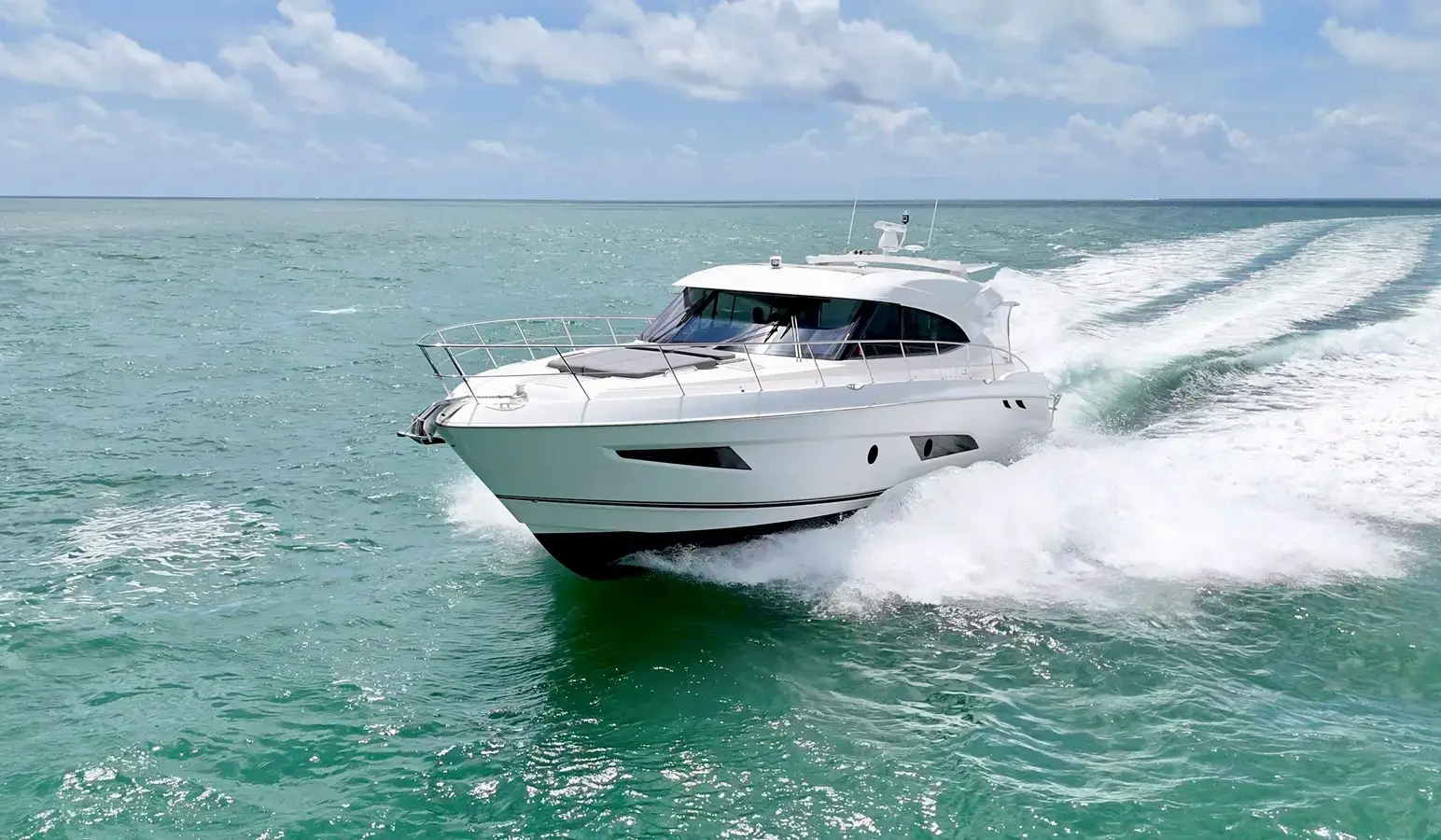 2019 Riviera 5400 sport yacht