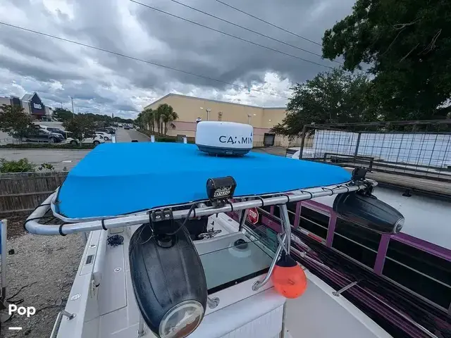 Robalo R230 center console