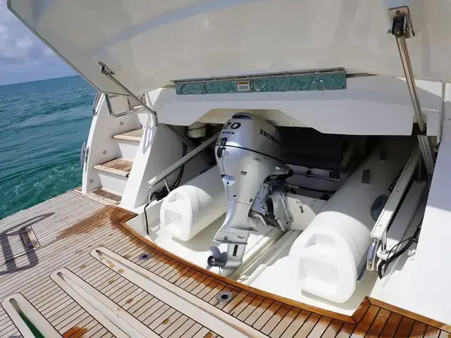 Riviera 5400 Sport Yacht