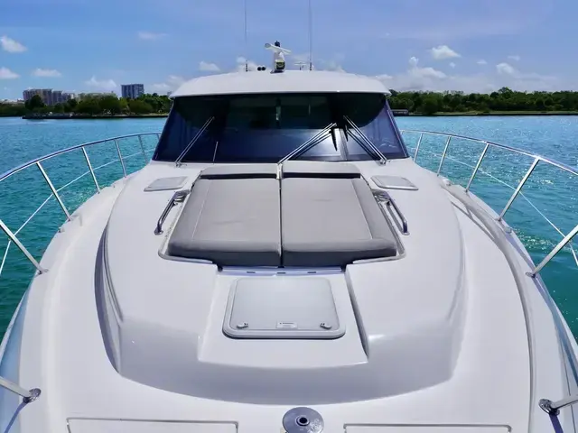 Riviera 5400 Sport Yacht