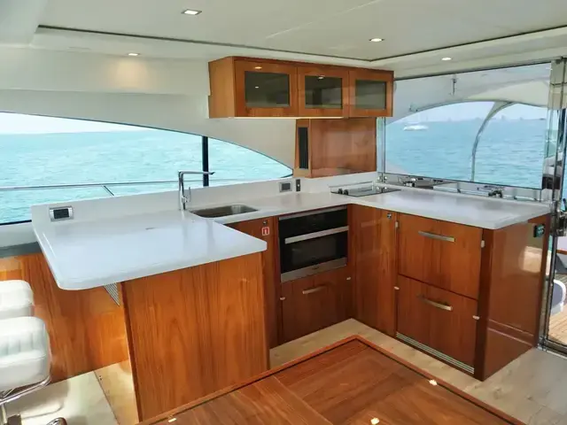 Riviera 5400 Sport Yacht