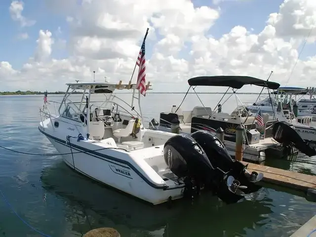 Boston Whaler 235 Conquest