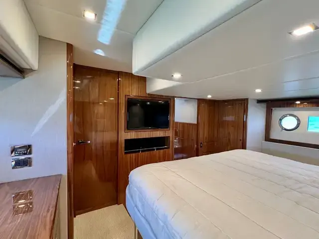 Riviera 5400 Sport Yacht