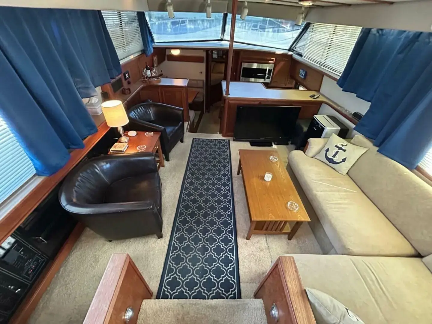 1988 Carver 4207 aft cabin motoryacht