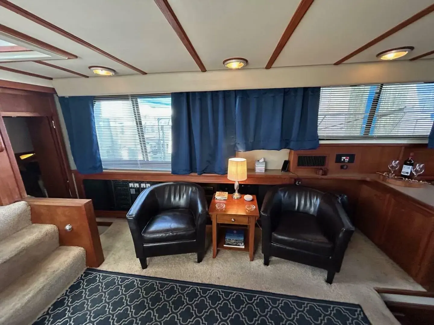 1988 Carver 4207 aft cabin motoryacht