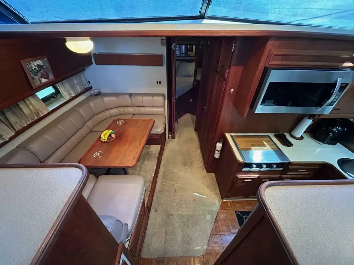 1988 Carver 4207 aft cabin motoryacht