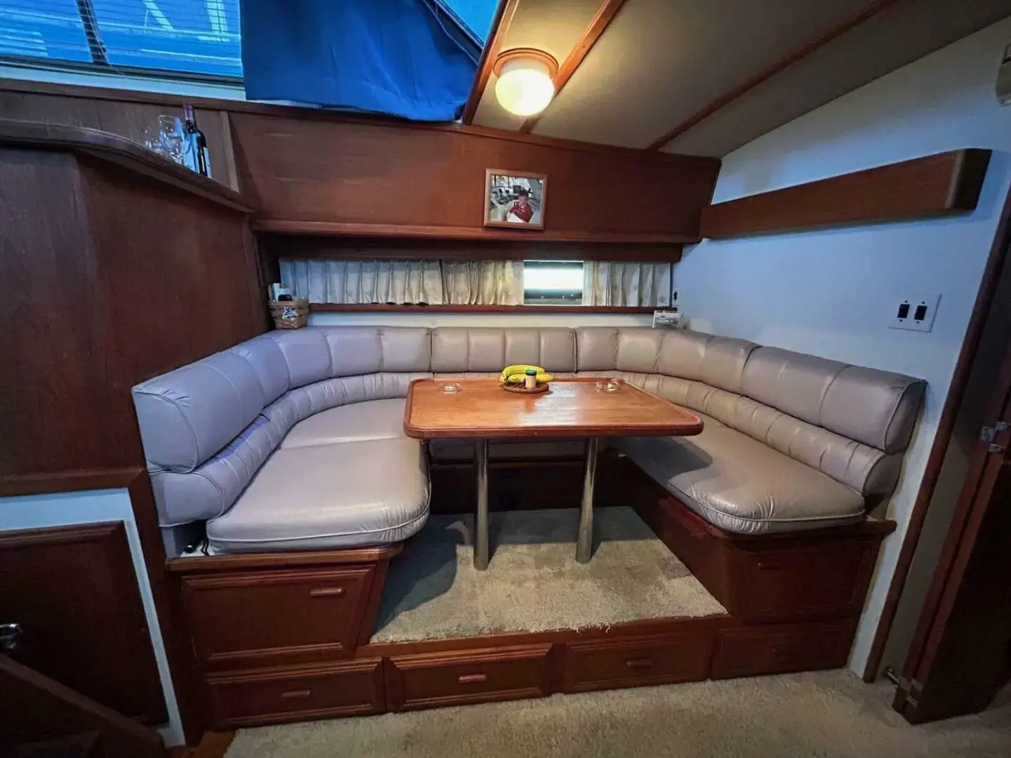 1988 Carver 4207 aft cabin motoryacht