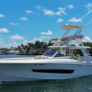 2017 Boston Whaler 420 Outrage