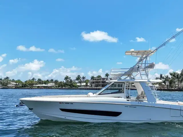 Boston Whaler 420 Outrage