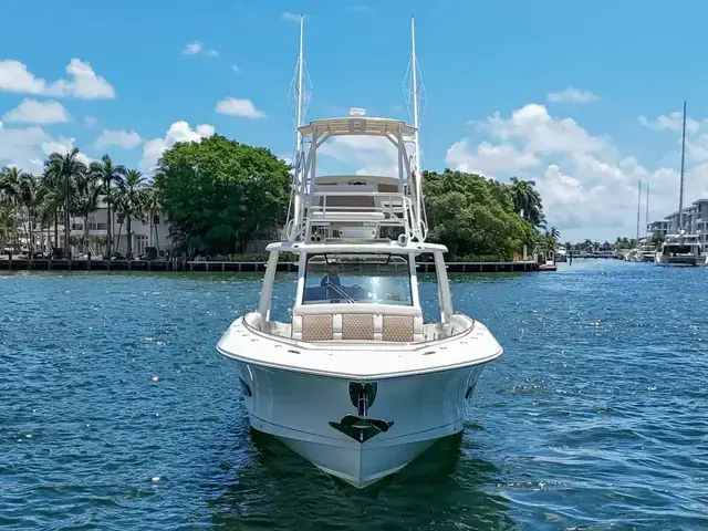 Boston Whaler 420 Outrage